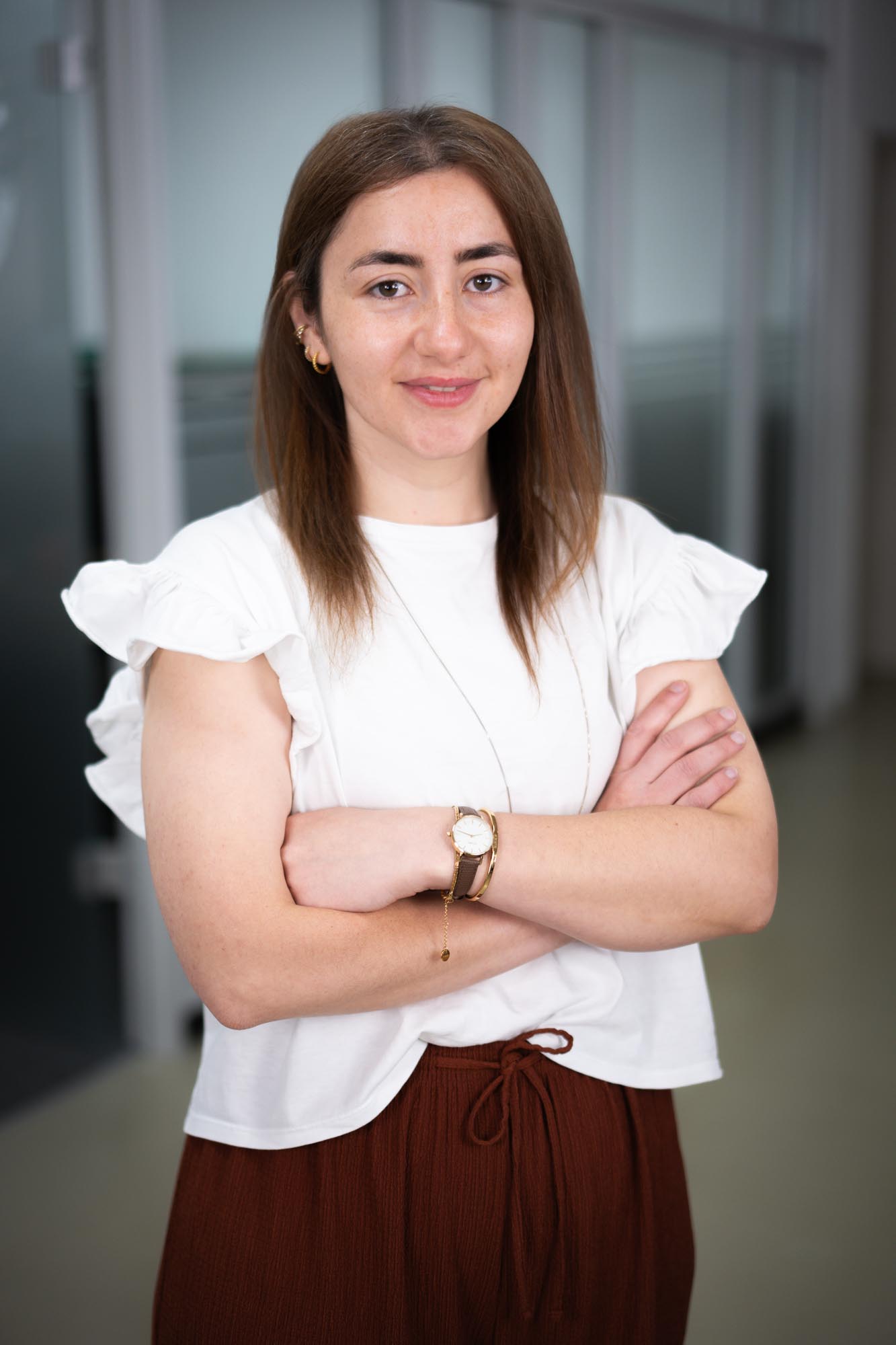 SRR Group - Tochterunternehmen THOR Galabau - Ansprechpartnerin Nazli Özdemir