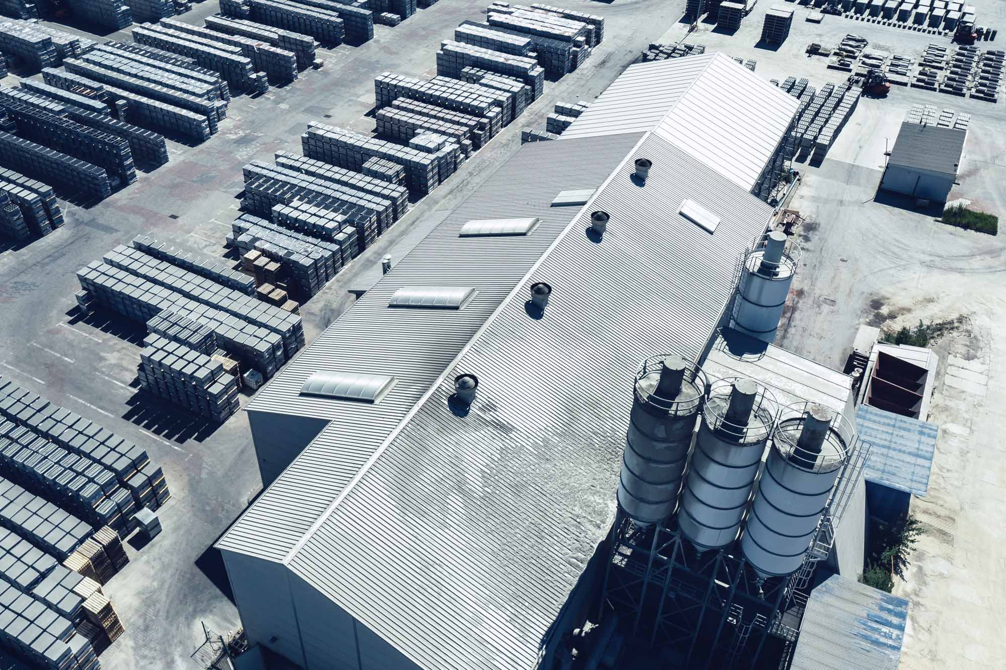 SRR Group - Tochterunternehmen HS Gebäudedienstleistungen - Projekte - Gebäudereinigung bei einem Betonhersteller